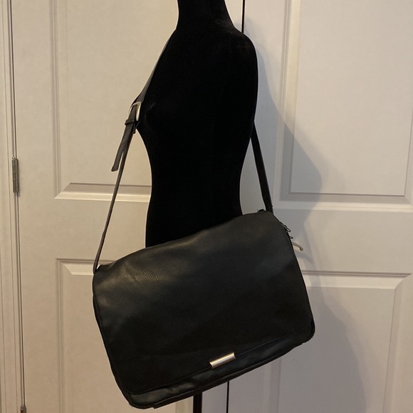 Black vinyl computer shoulder bag- gently used. - Picture 3 of 13